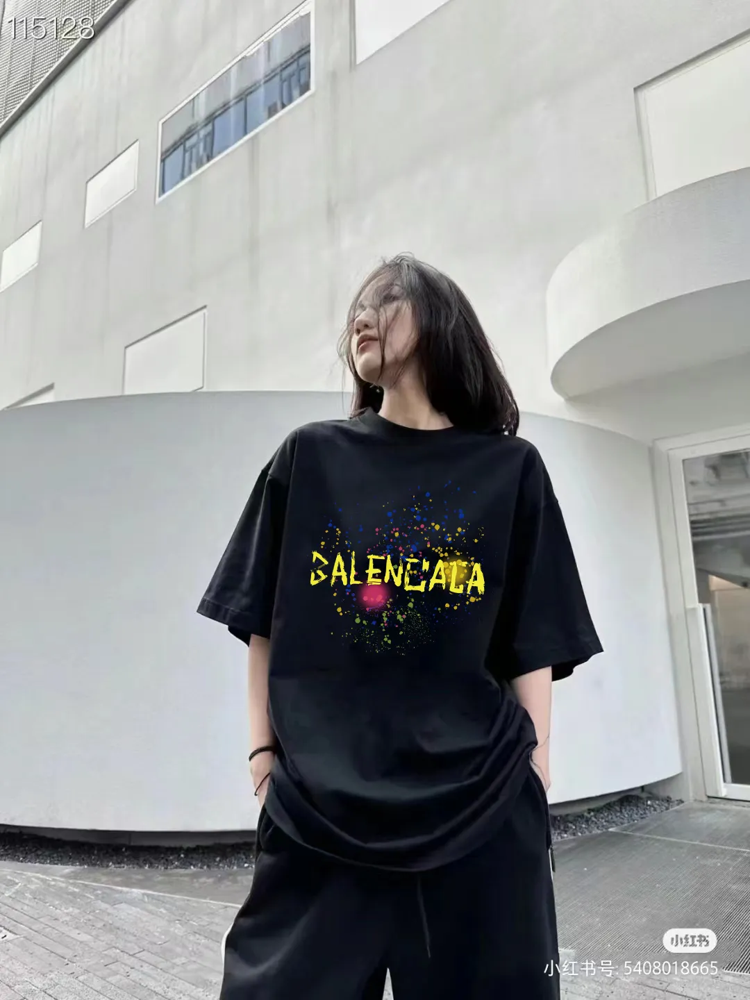 P80✨🔥 BALENCIAGA Paris lettering printed short-sleeved T-shirt. Custom-woven and dyed 300 grams of combed cotton heavyweight fabric. Zero color difference in threads. Perfect details. Different from the current currency version. Welcome to compare. Same Style for men and women. Must-sell in the picture above. Color: White Black Size: 1 2 3 4